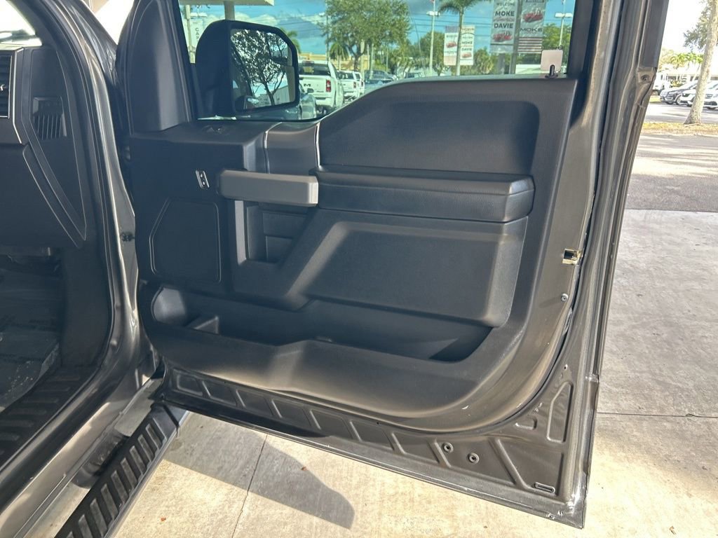 Used 2016 Ford F150 XLT w/ Equipment Group 302A Luxury image 28