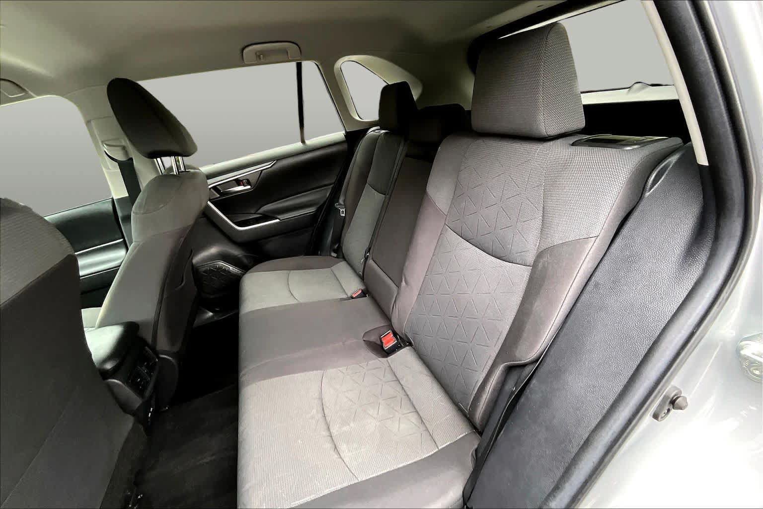 Used 2023 Toyota RAV4 XLE FWD image 34