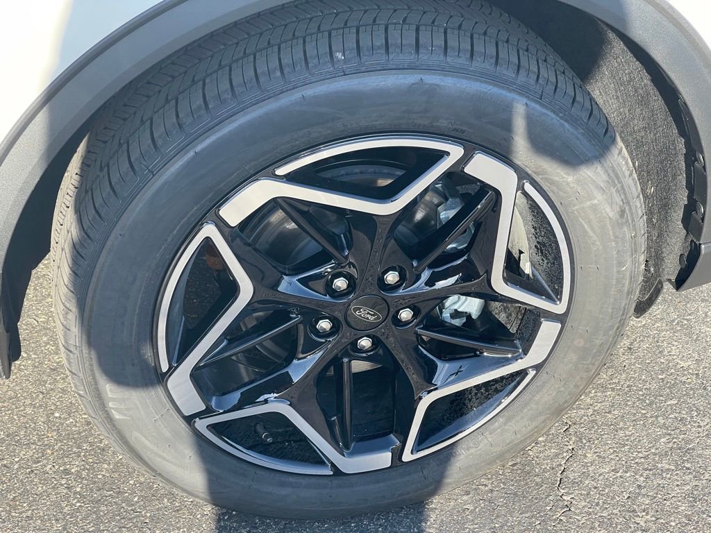 New 2026 Ford Escape Platinum w/ Premium Technology Package image 29