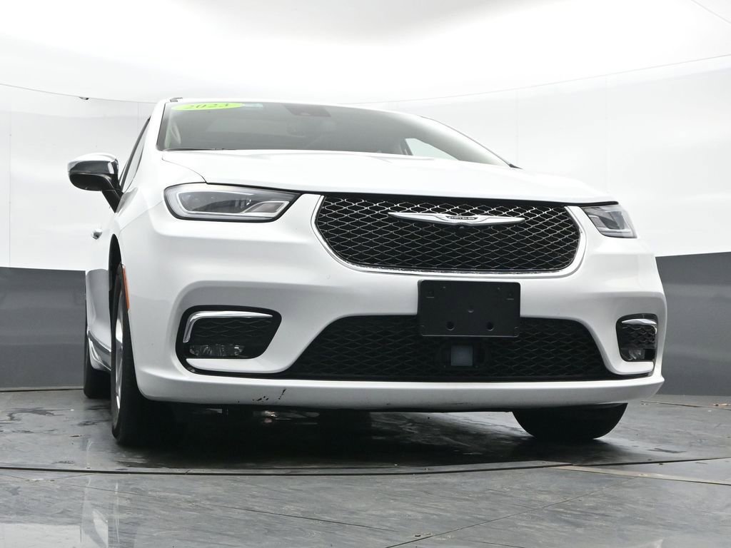 Used 2023 Chrysler Pacifica Limited FWD image 48