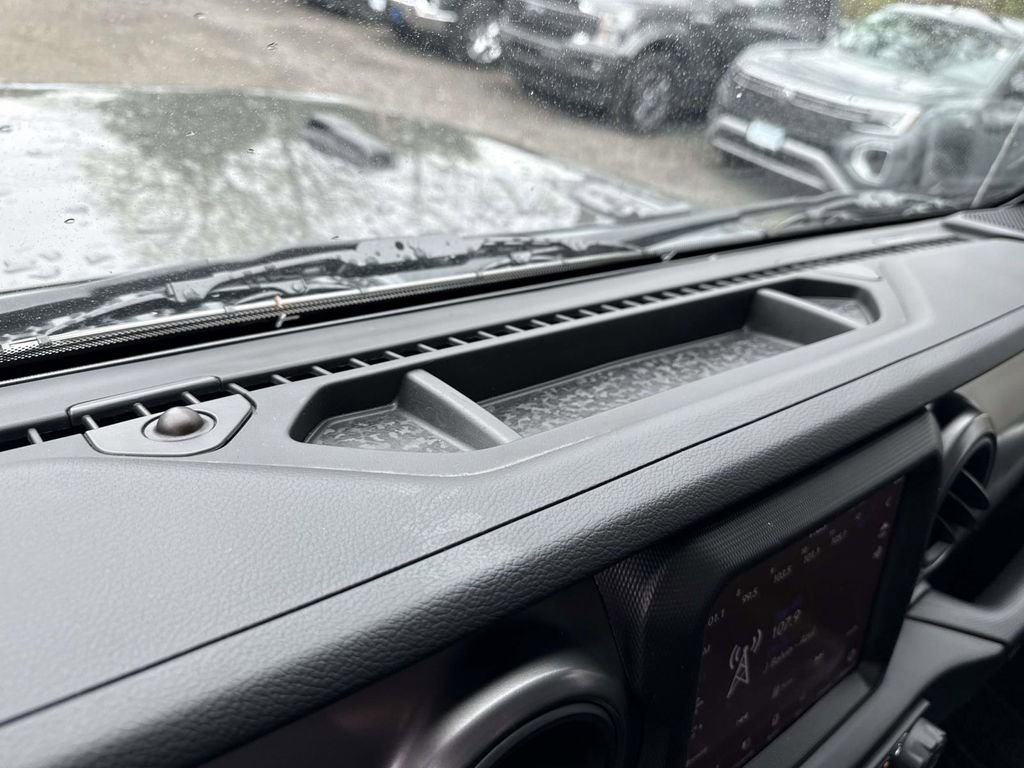 Used 2022 Jeep Gladiator Willys image 29