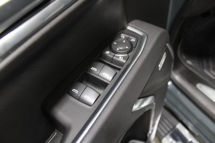Used 2025 Chevrolet Silverado 1500 LTZ AWD/4WD image 19