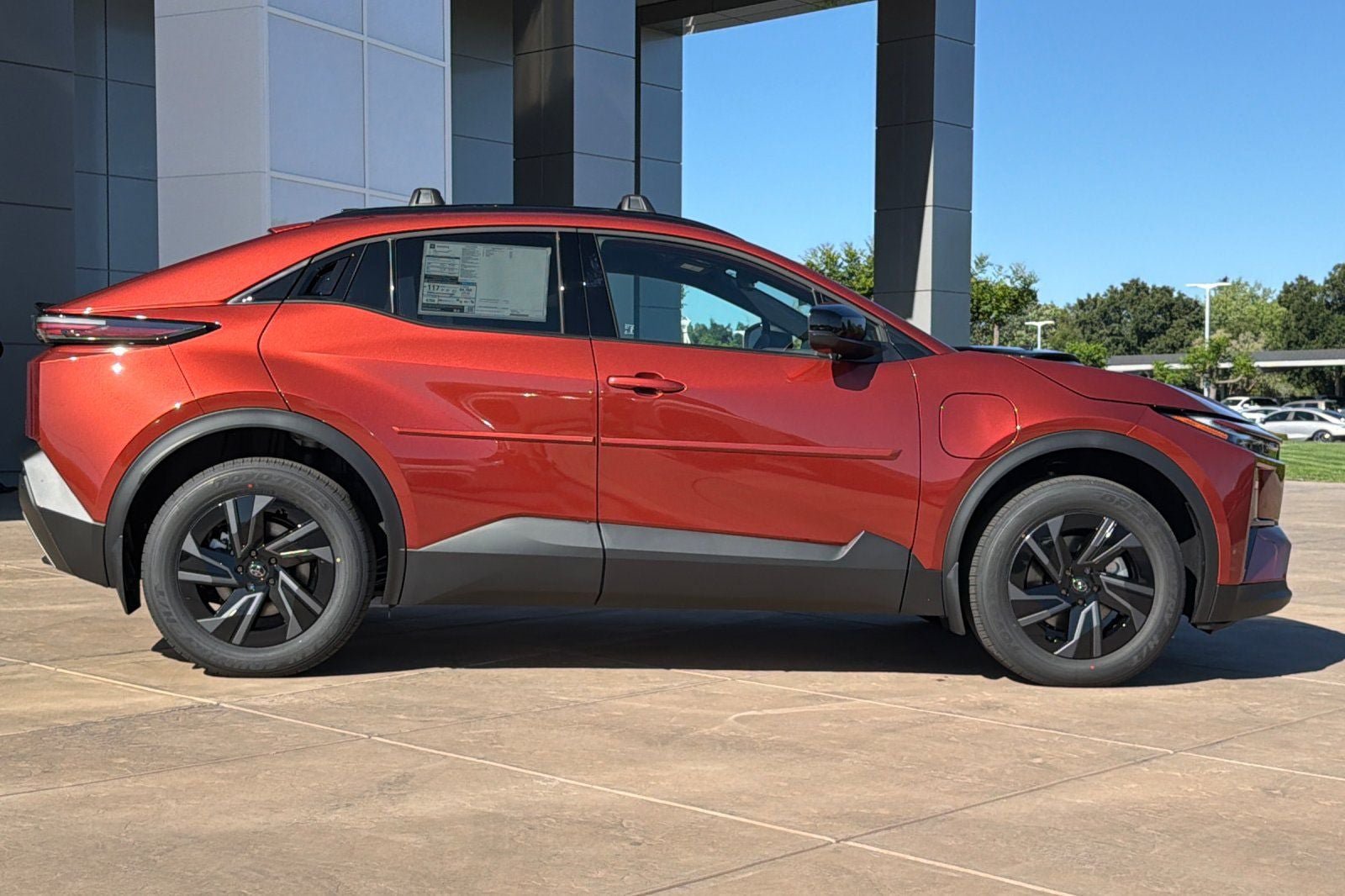 New 2026 Toyota C-HR AWD/4WD video 3