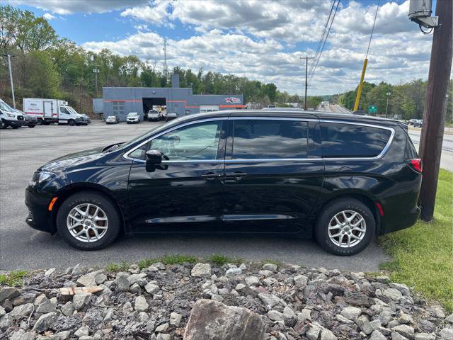 Certified 2024 Chrysler Voyager LX FWD image 1