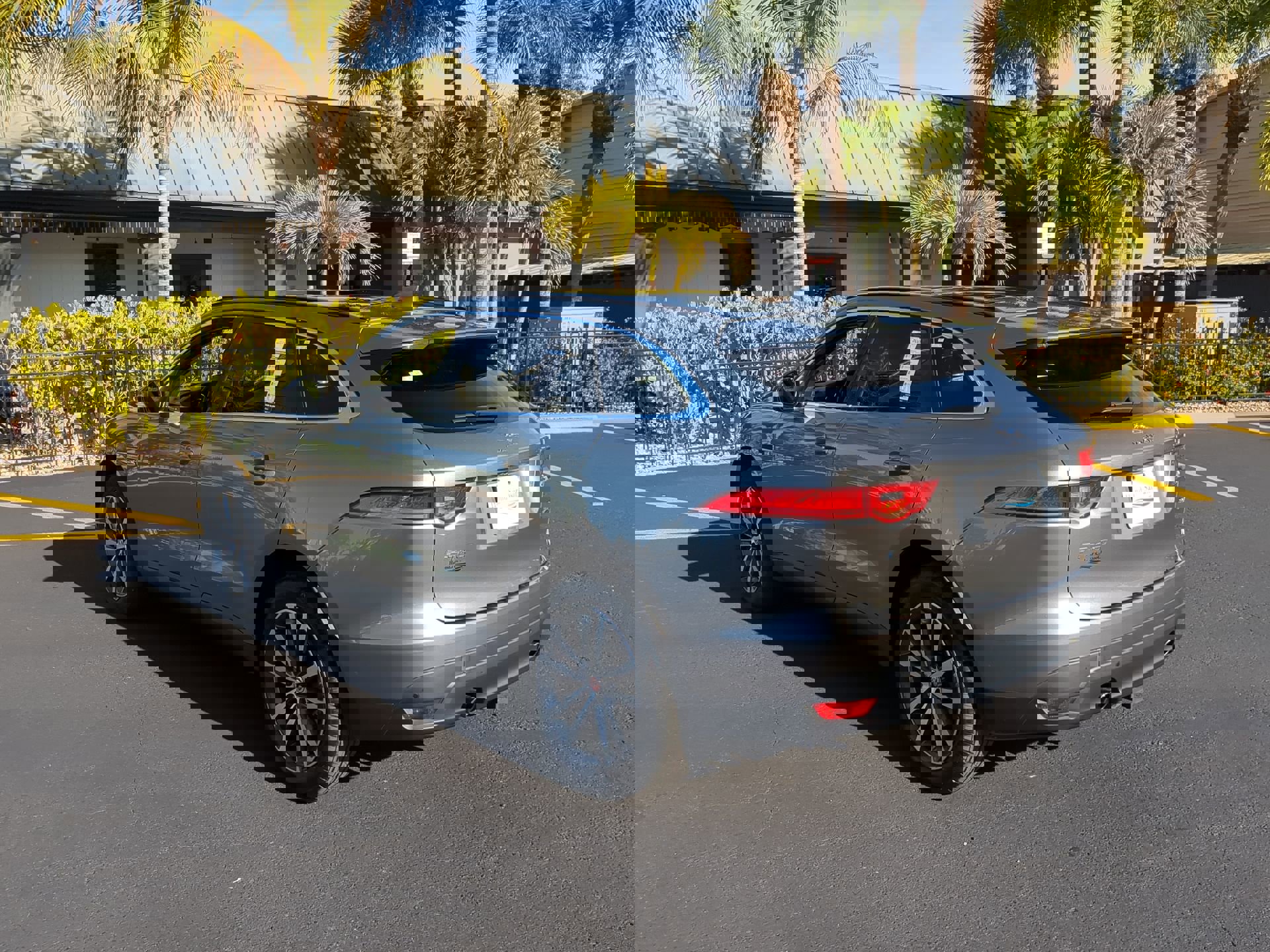 Used 2018 Jaguar F-PACE Prestige image 8