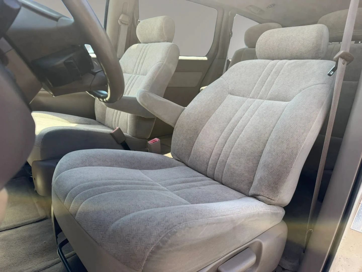 Used 2000 Toyota Sienna CE w/ CE Extra Value Pkg FWD image 10