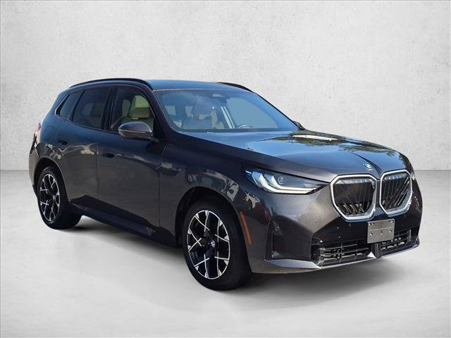 Used 2025 BMW X3 xDrive30i w/ Premium Package AWD/4WD image 3