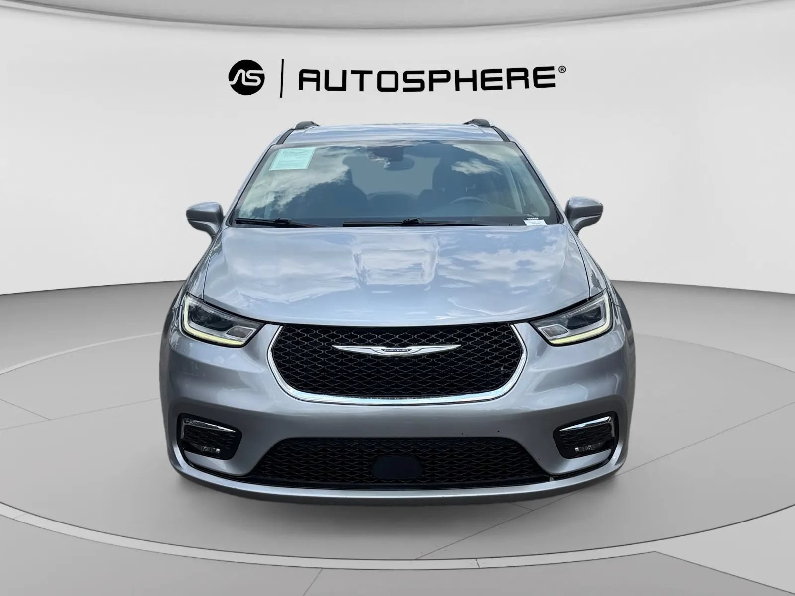 Used 2021 Chrysler Pacifica Touring-L FWD image 2