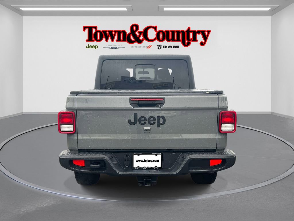 Certified 2022 Jeep Gladiator Sport image 3