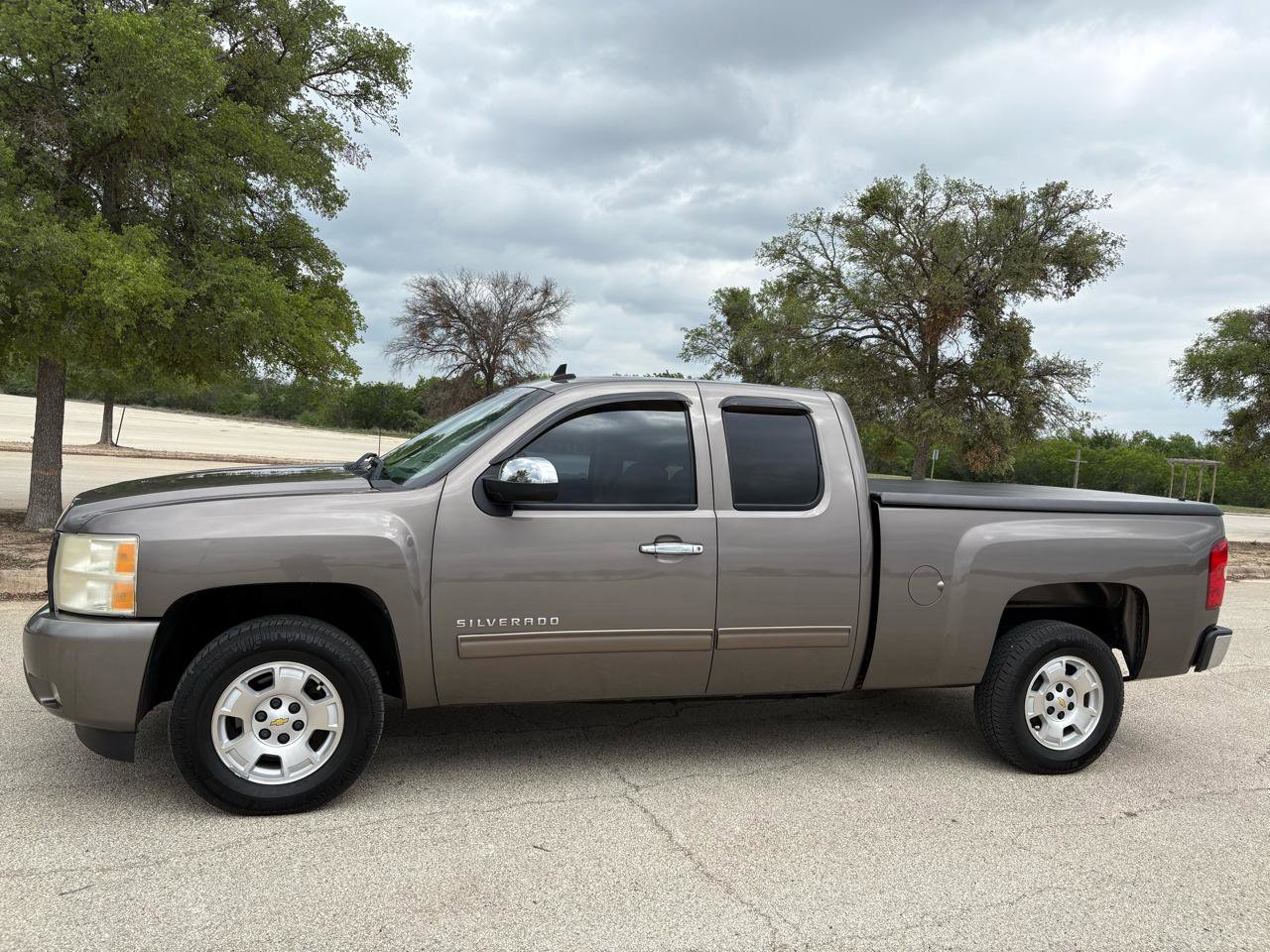 Used 2011 Chevrolet Silverado 1500 LT w/ All-Star Edition image 7