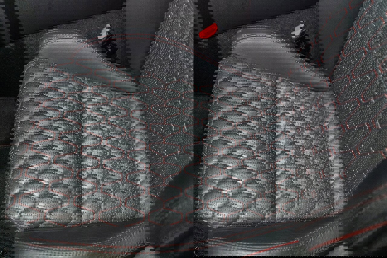 Used 2020 Jaguar F-TYPE SVR image 32