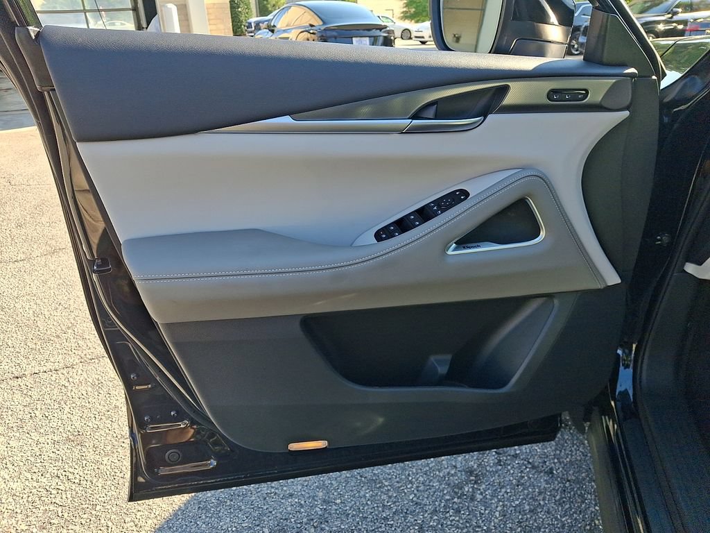 Used 2027 INFINITI QX60 Luxe w/ Cargo Package AWD/4WD image 12