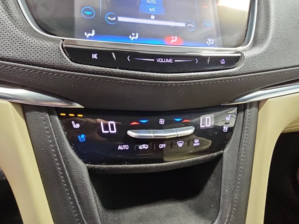 Used 2019 Cadillac XT5 Premium Luxury FWD image 19