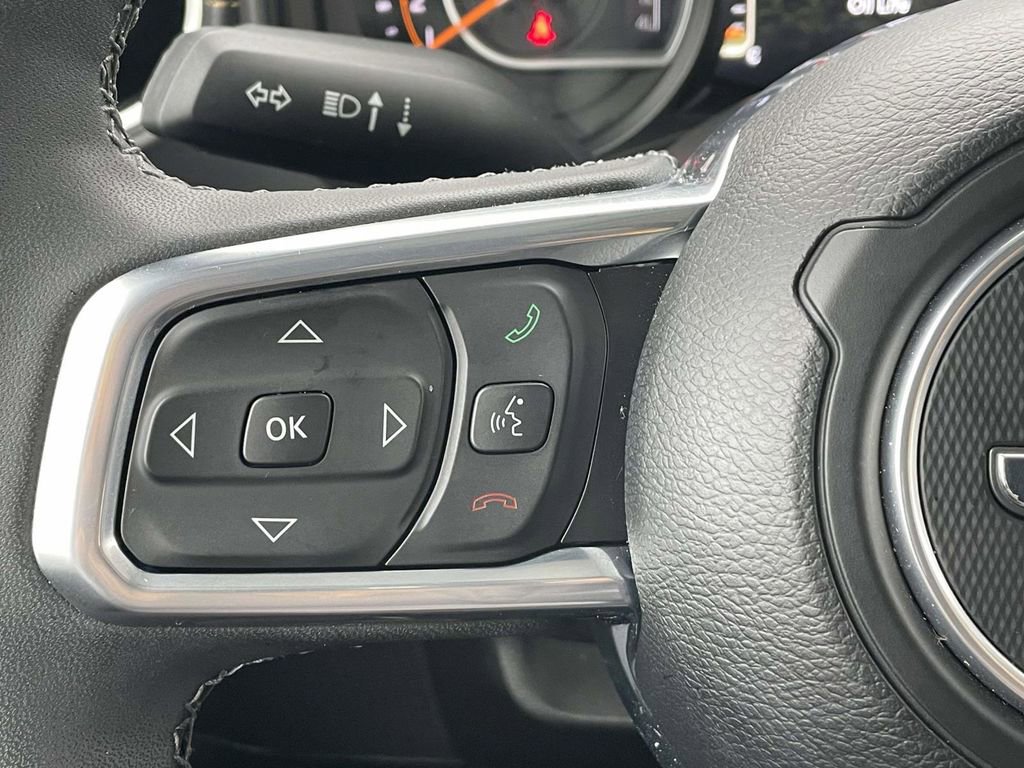 Certified 2025 Jeep Wrangler Sahara image 31