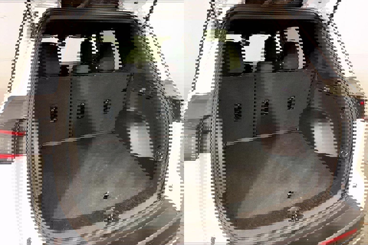 Used 2025 Chevrolet Equinox LT AWD/4WD image 4