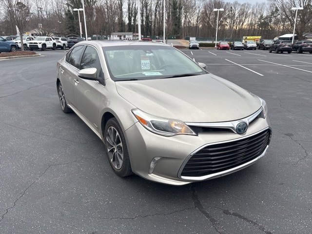 Used 2018 Toyota Avalon XLE Plus image 3