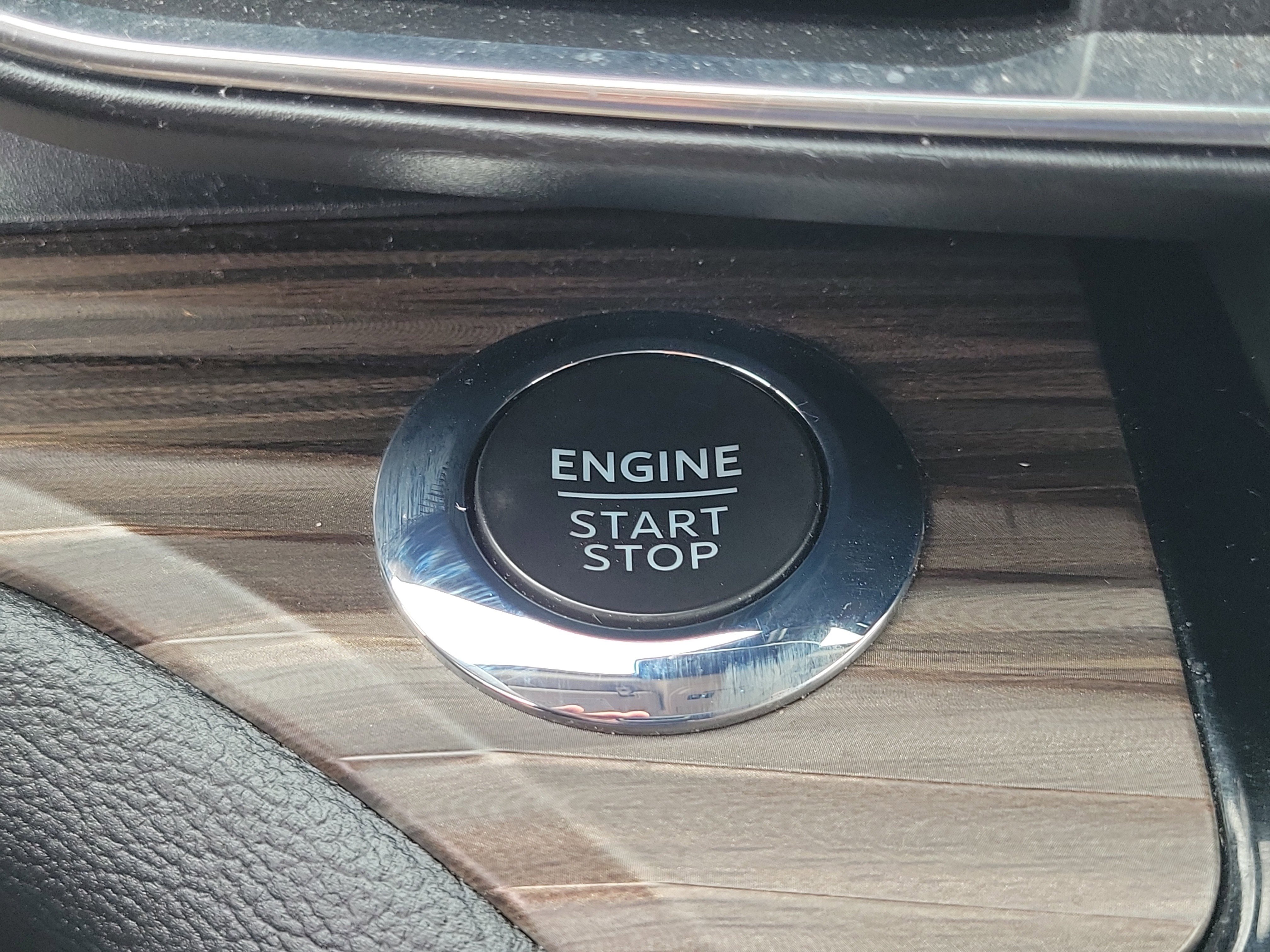 Used 2022 Ford Explorer Limited image 31