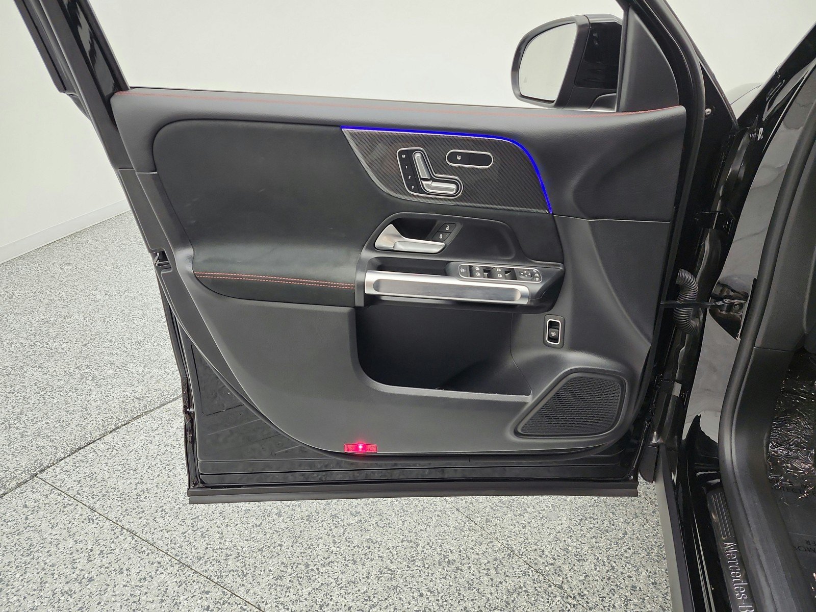 Used 2023 Mercedes-Benz GLB 250 image 12