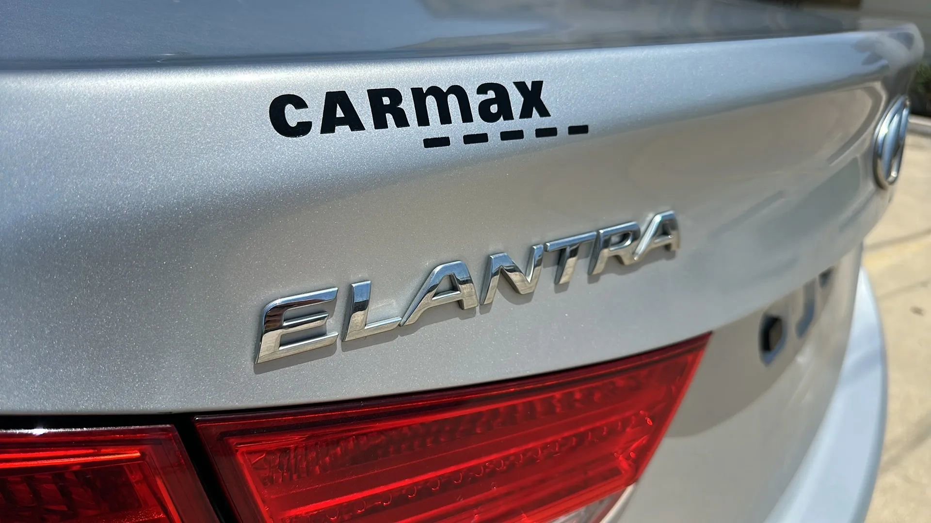 Used 2013 Hyundai Elantra GLS FWD image 12