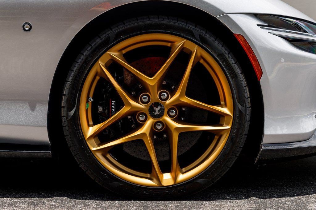 Used 2024 Ferrari Roma Spider RWD image 20
