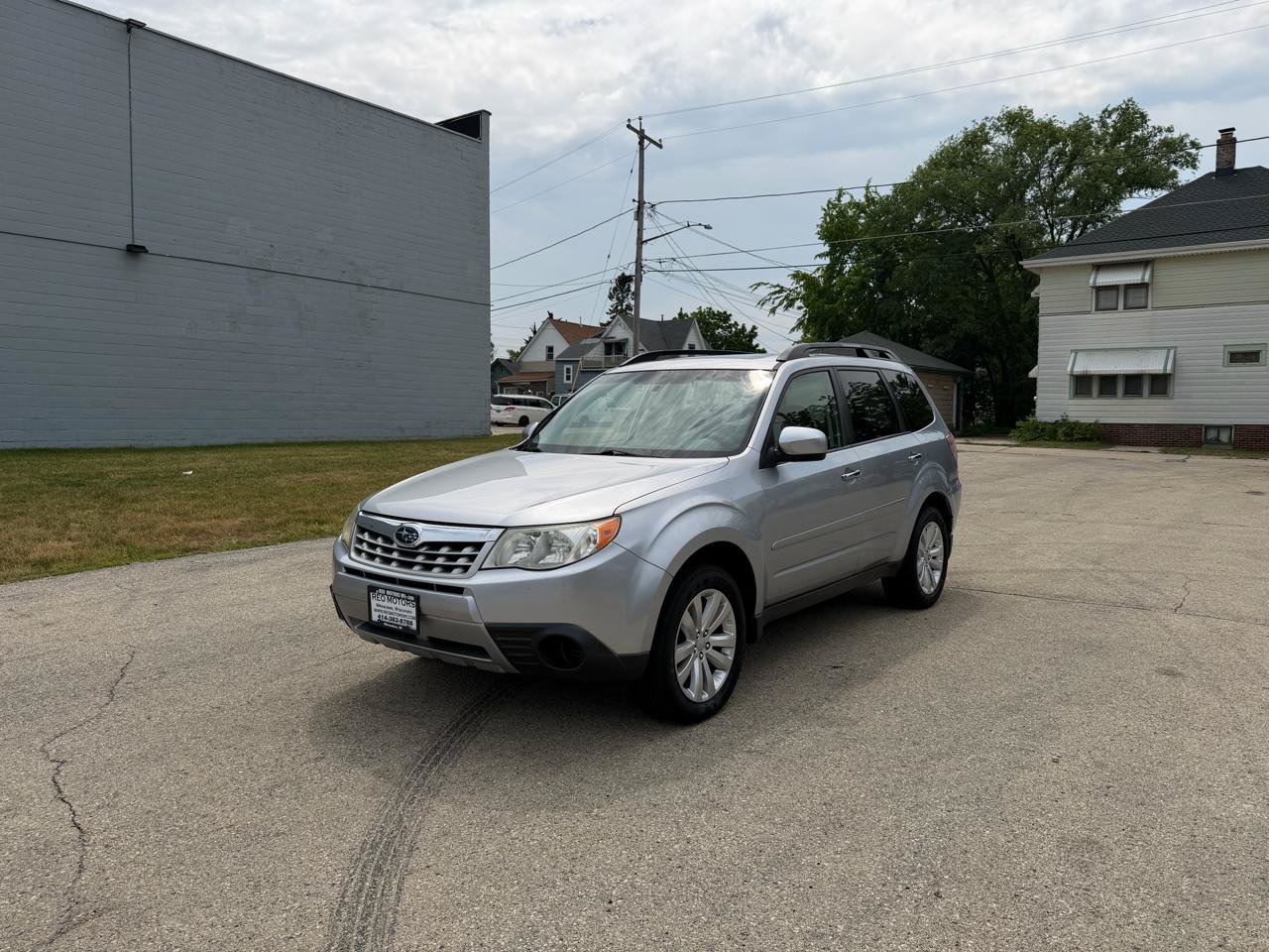 Used 2013 Subaru Forester 2.5X Premium w/ Popular Pkg 3 AWD/4WD image 3