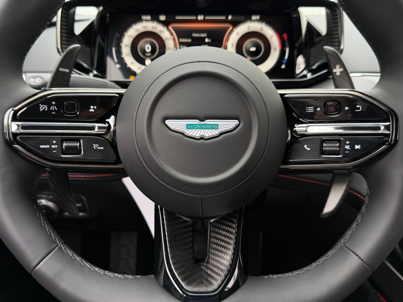 New 2026 Aston Martin Vanquish Convertible RWD image 15
