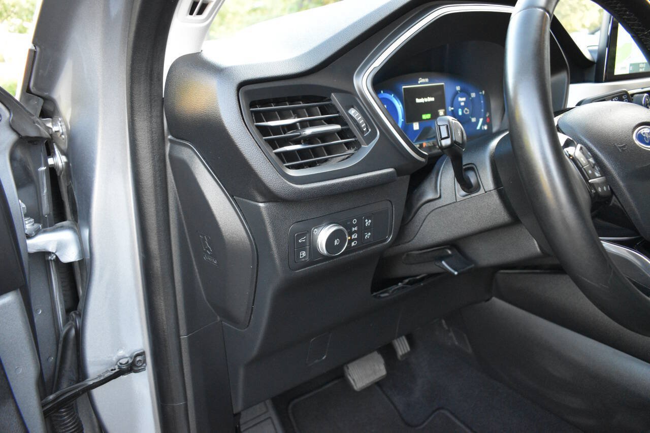 Used 2021 Ford Escape SEL w/ Technology Package FWD image 18