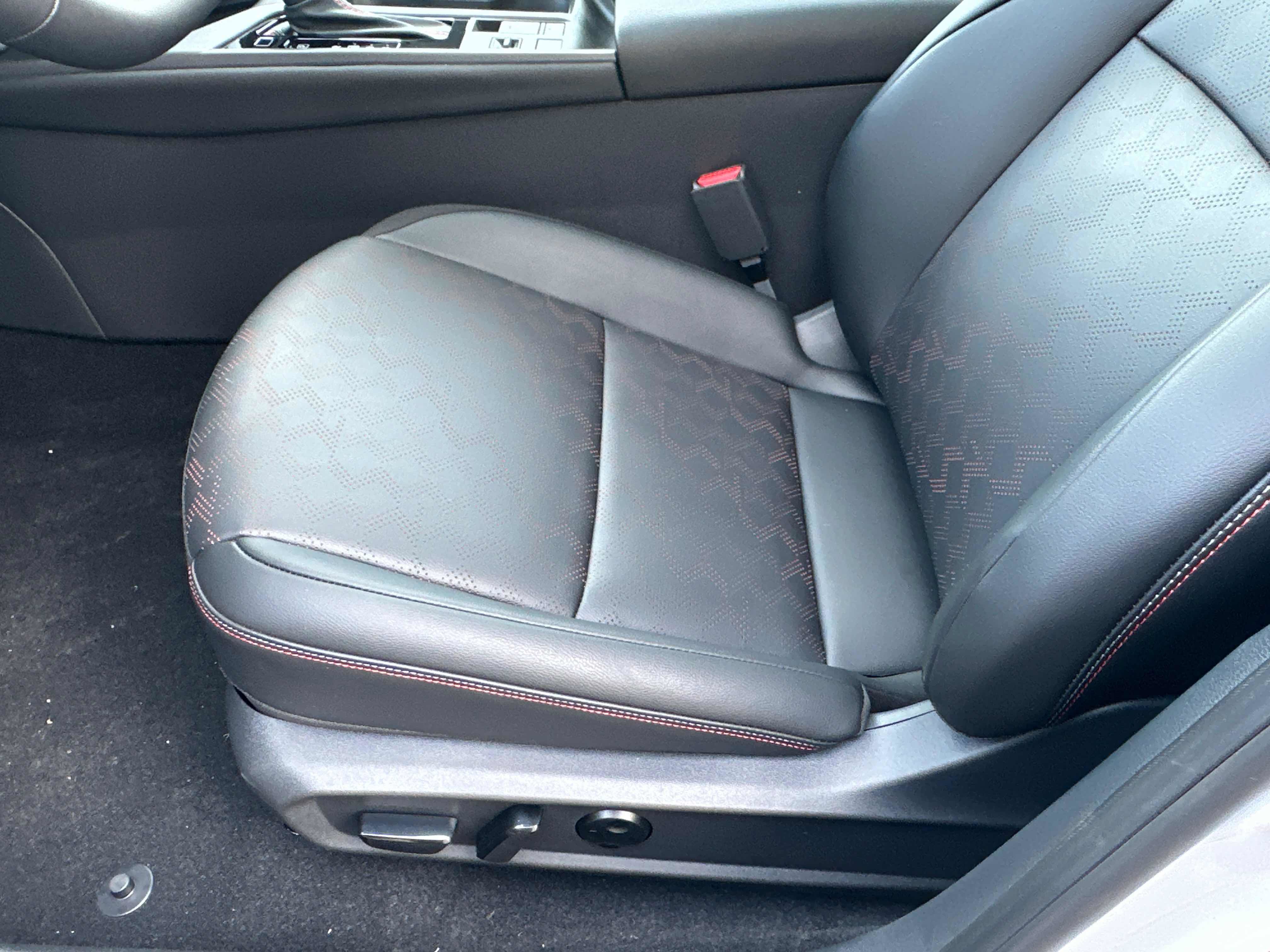 New 2026 Nissan Sentra SR w/ SR Premium Package FWD image 23
