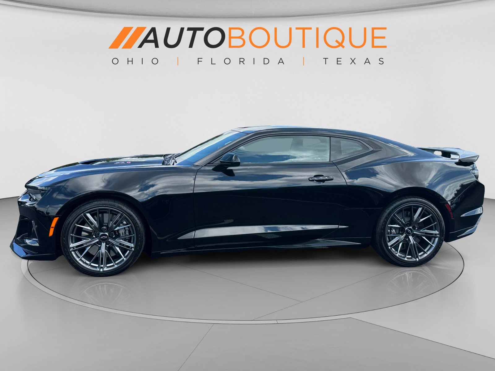 Used 2023 Chevrolet Camaro ZL1 RWD image 2