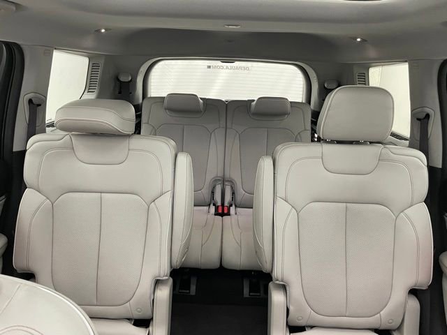 Used 2021 Jeep Grand Cherokee L Overland w/ Luxury Tech Group IV AWD/4WD image 15