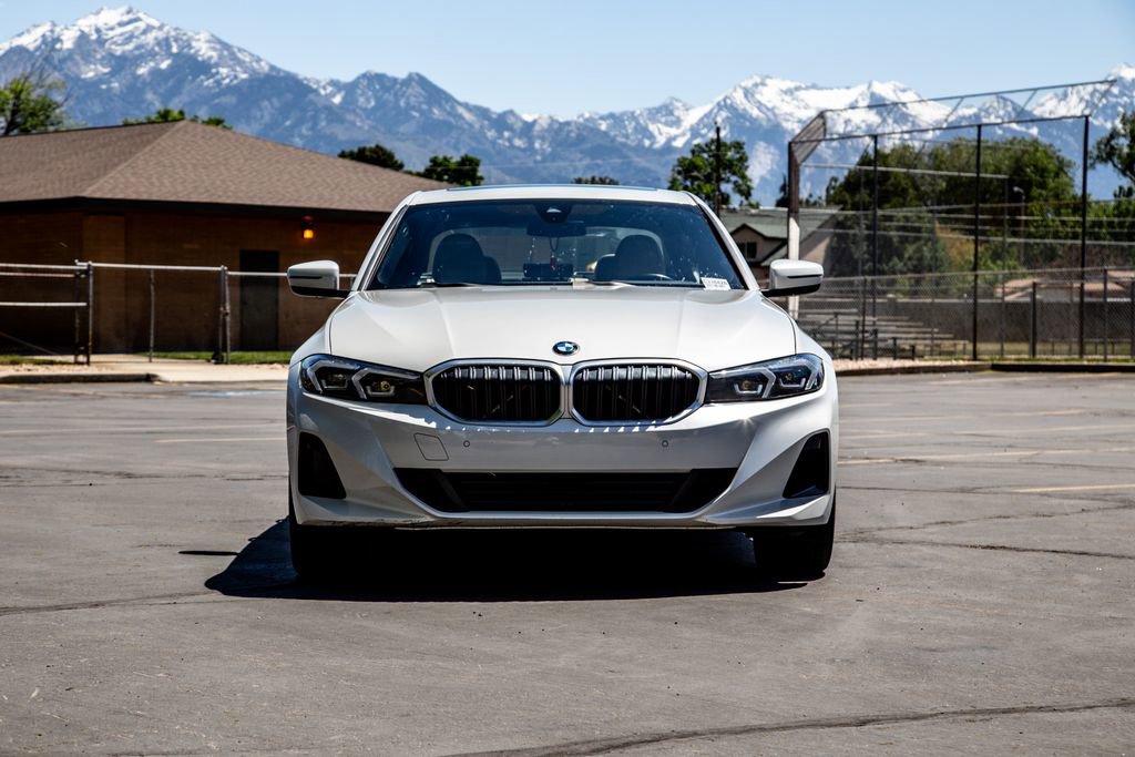 Used 2023 BMW 330i xDrive Sedan w/ Premium Package AWD/4WD image 8