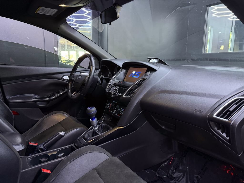Used 2017 Ford Focus RS AWD/4WD image 24