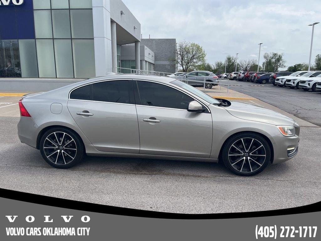 Used 2016 Volvo S60 T5 Premier w/ Convenience Package image 4