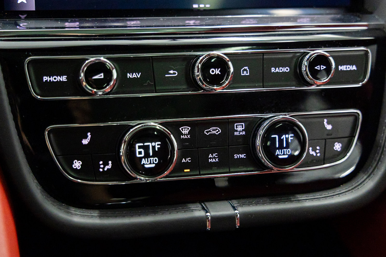 Used 2022 Bentley Bentayga image 35