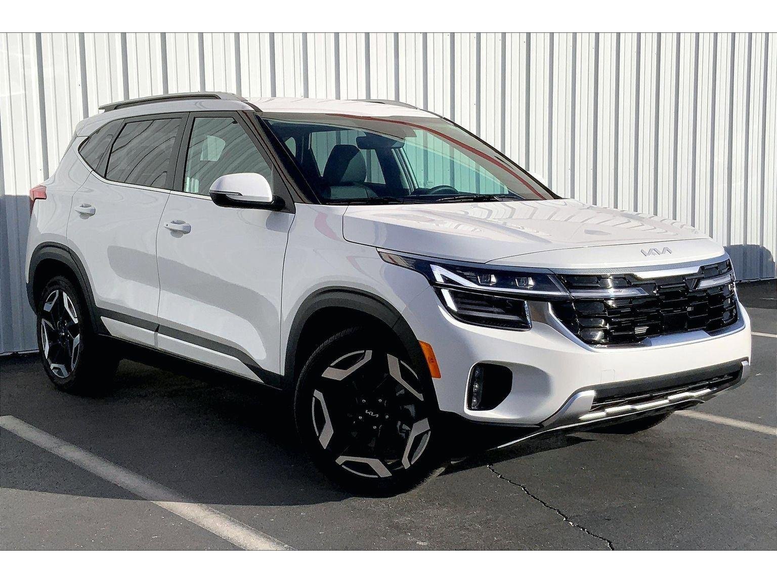 Used 2024 Kia Seltos SX image 2