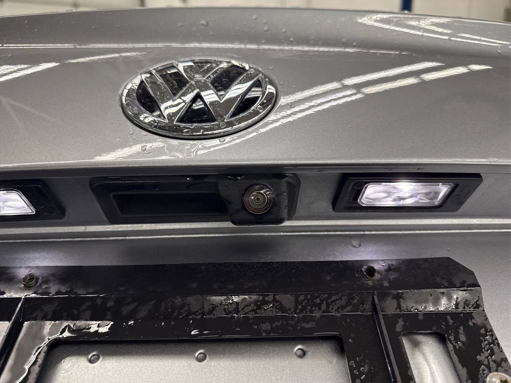 Used 2020 Volkswagen Jetta R-Line w/ R-Line Cold Weather Package image 15