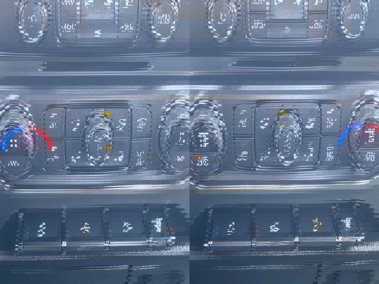 Used 2019 Chevrolet Silverado 2500 LT w/ LT Convenience Package image 19