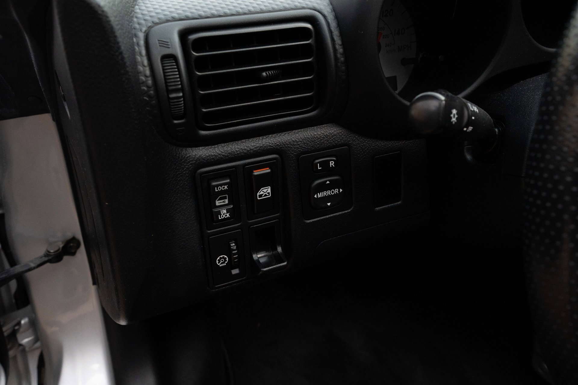 Used 2001 Toyota MR2 image 30