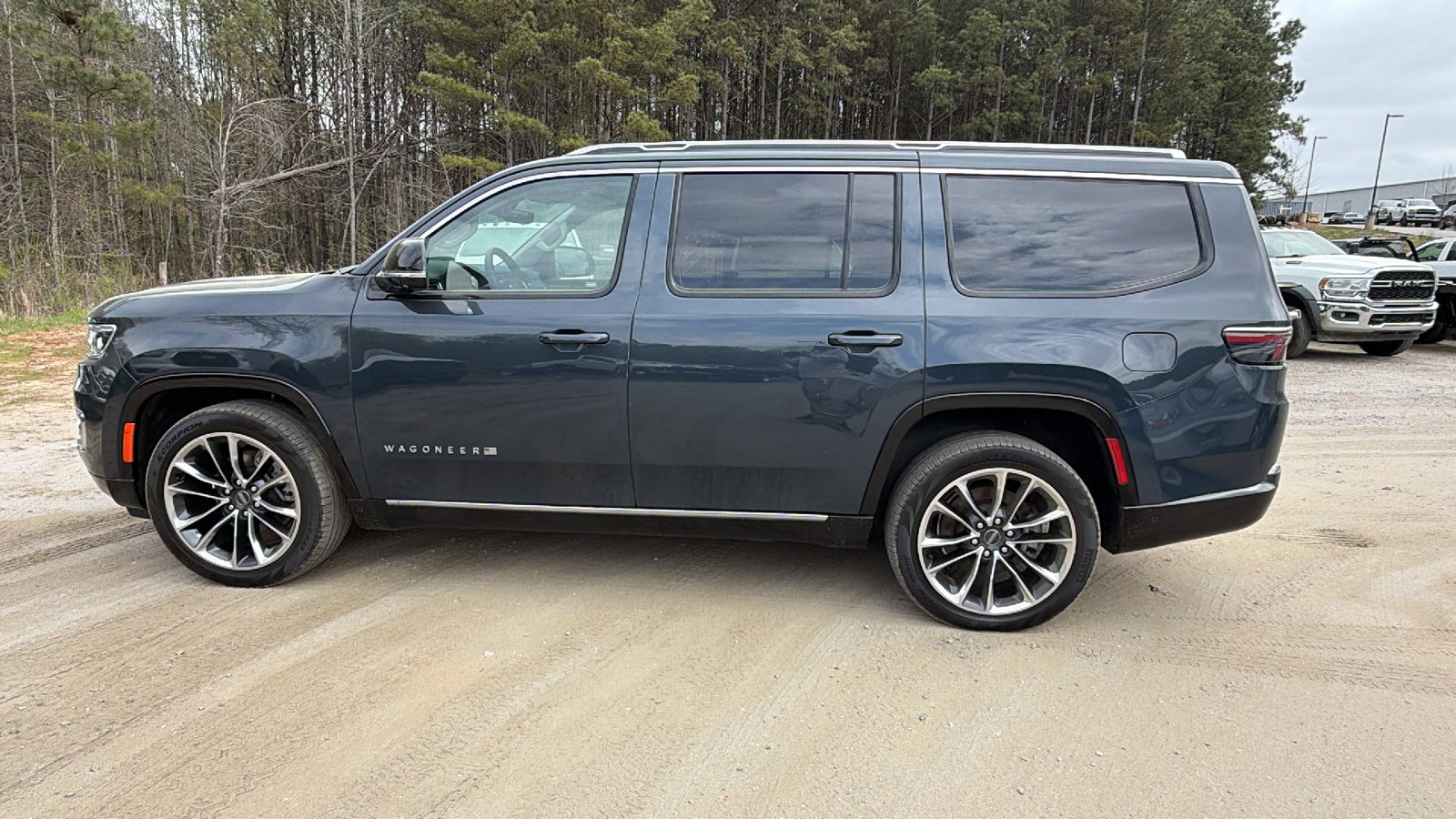 Used 2024 Jeep Wagoneer Series III w/ Premium Group I image 11