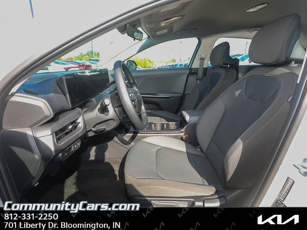 New 2025 Kia K4 LXS image 10