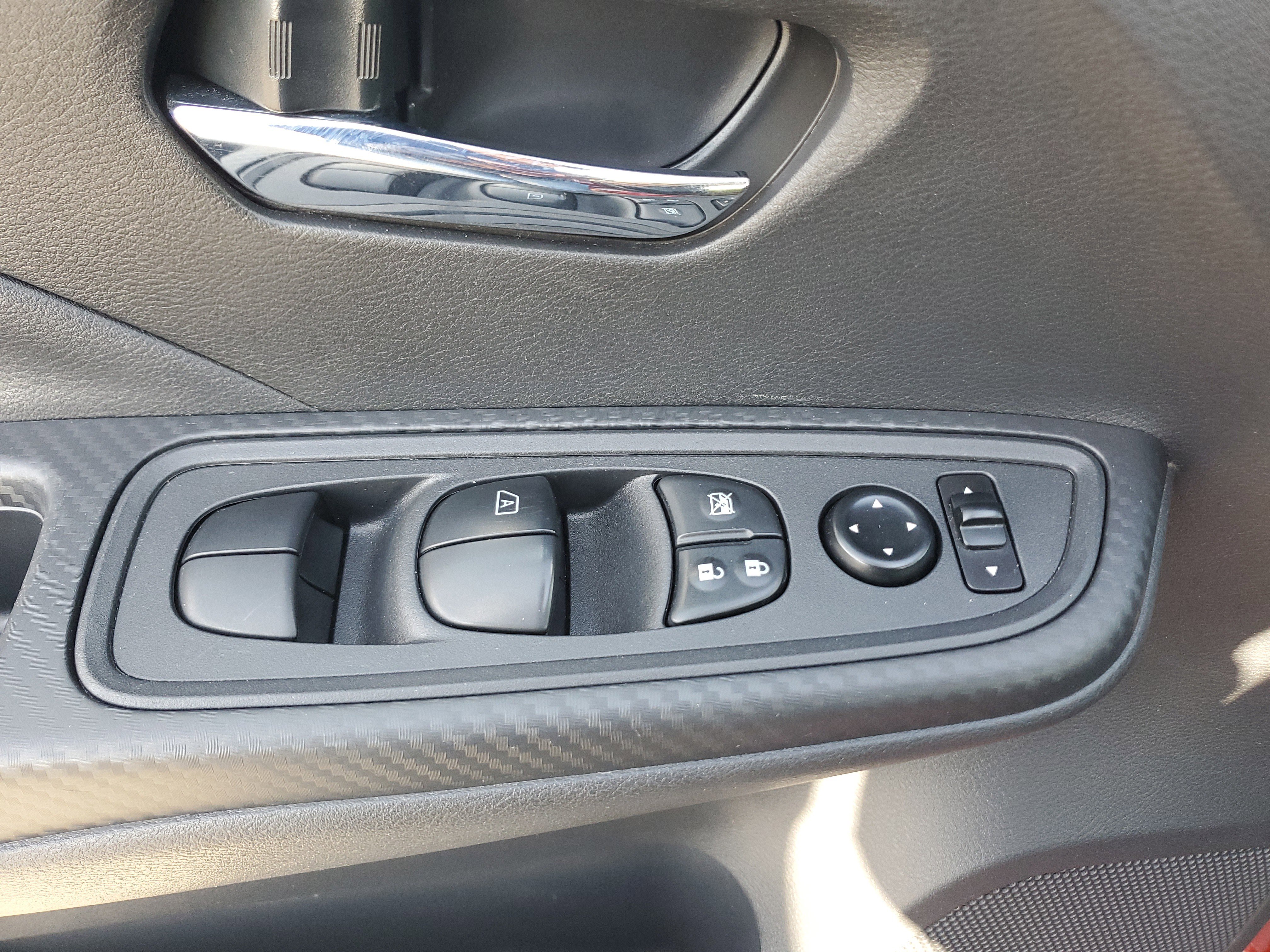 Certified 2025 Nissan Versa SV image 26