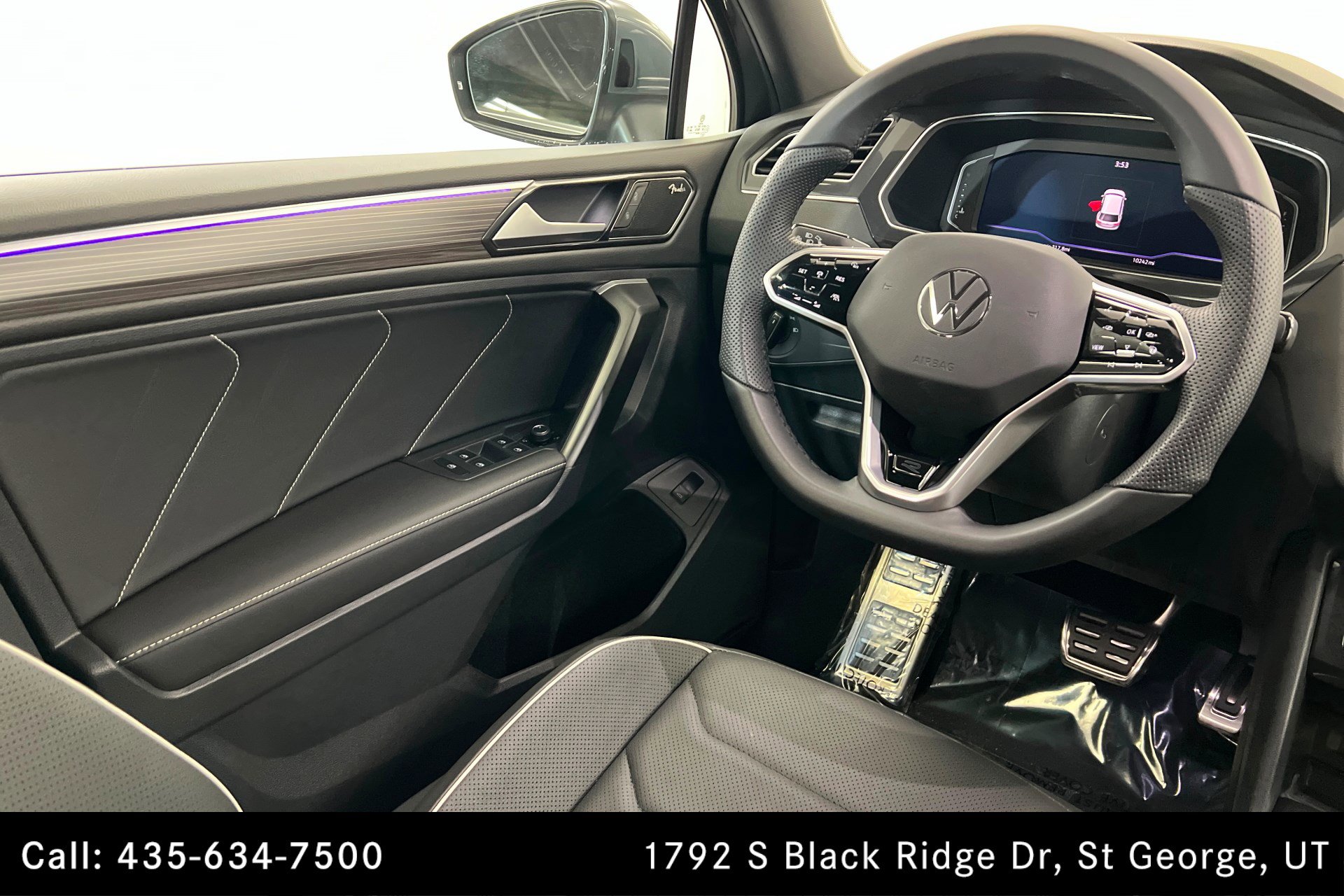 Used 2024 Volkswagen Tiguan SEL R-Line image 11