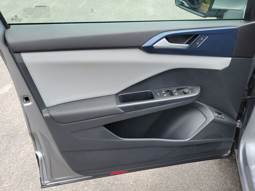 Used 2023 Volkswagen Taos SE image 16