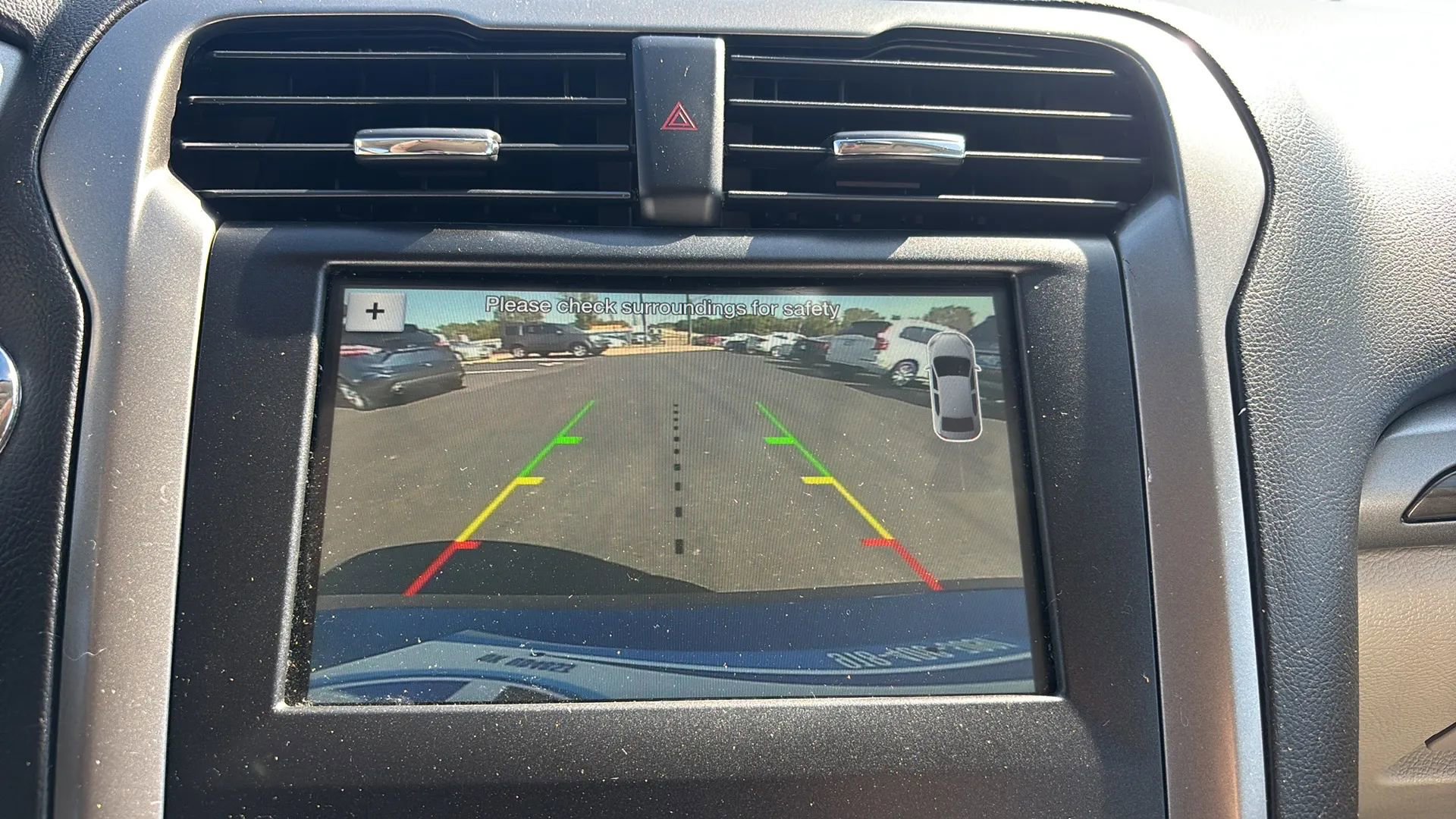 Used 2017 Ford Fusion SE w/ Fusion SE Technology Package image 13