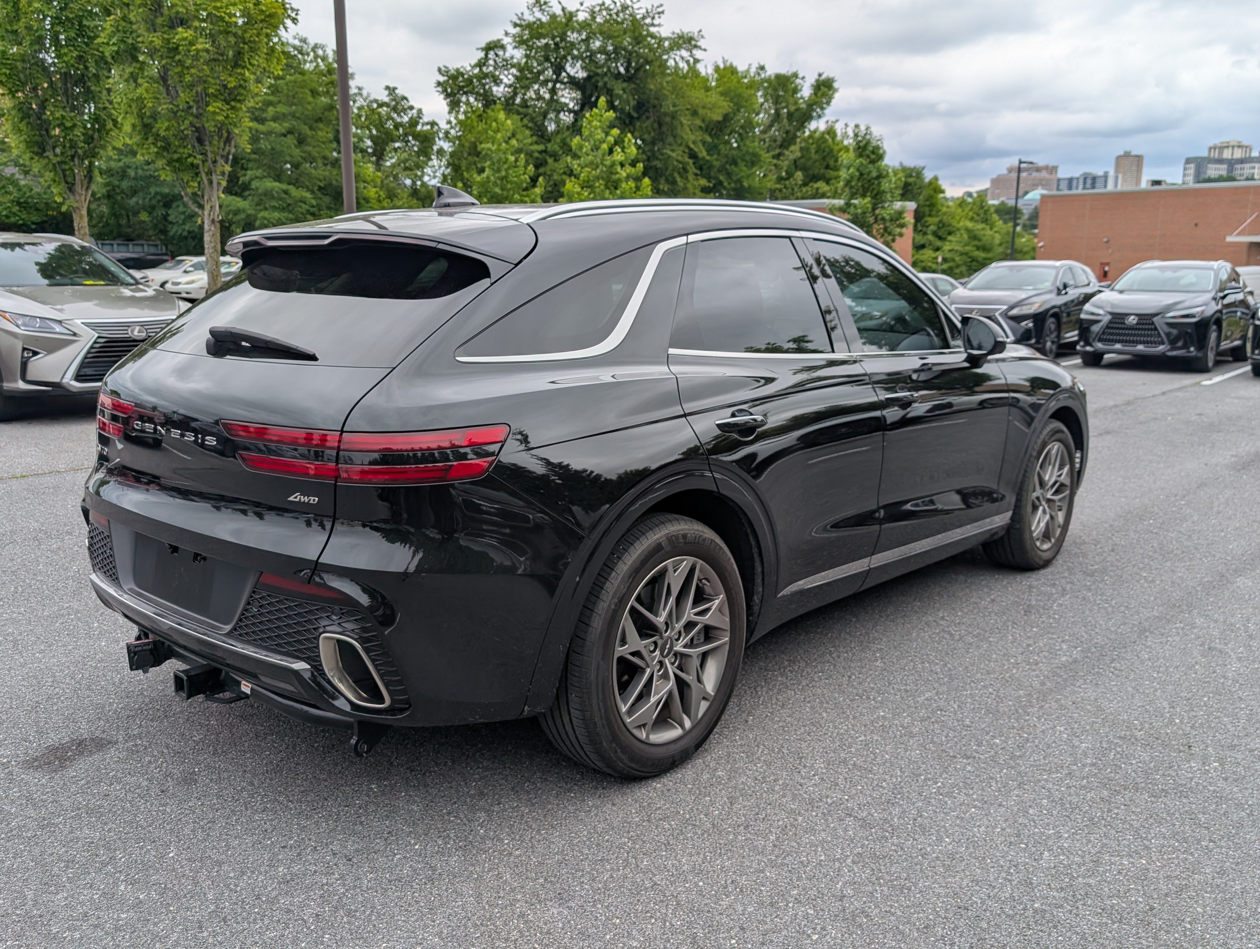 Used 2025 Genesis GV70 2.5T w/ Advanced Package AWD/4WD image 3