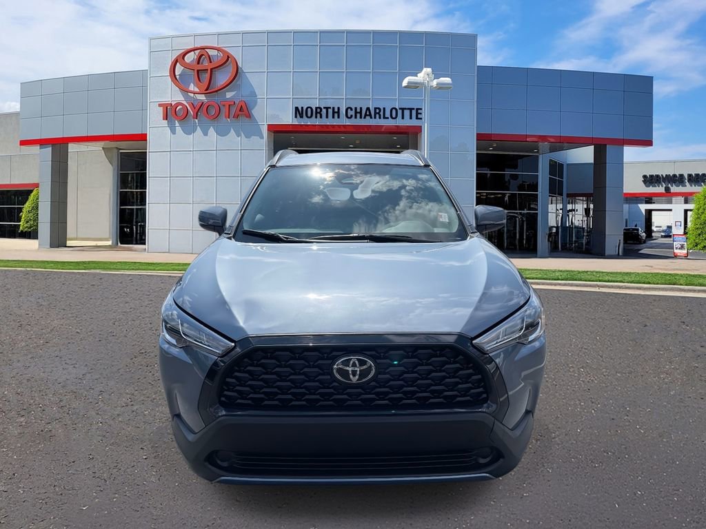 Used 2024 Toyota Corolla Cross LE image 4