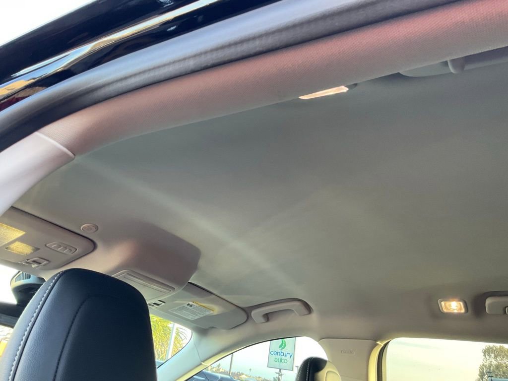 Used 2021 Ford Escape Titanium image 33