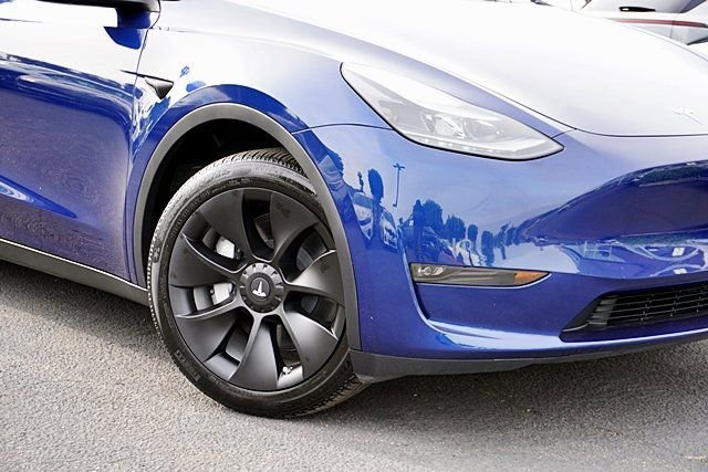 Used 2024 Tesla Model Y Long Range image 4