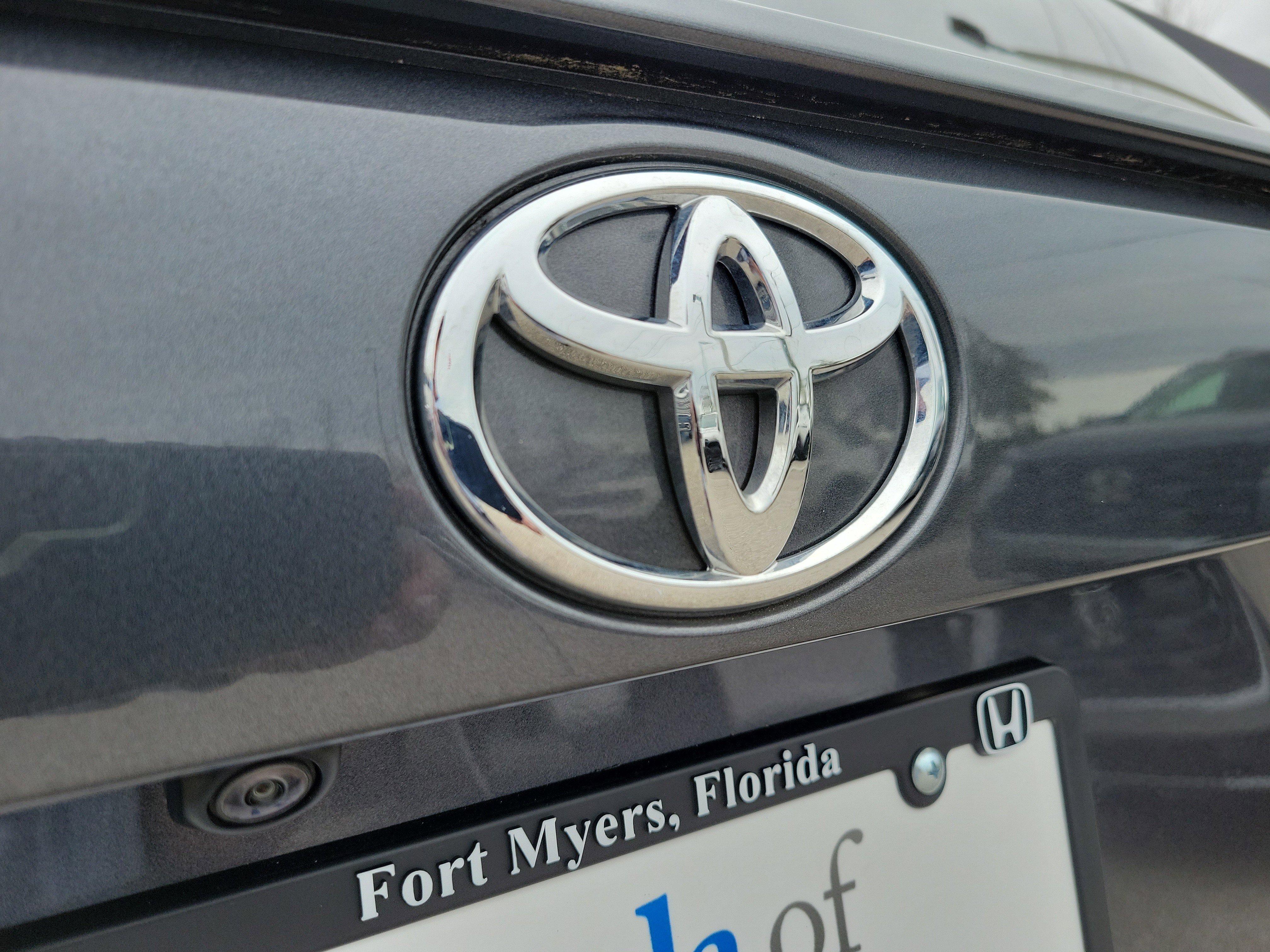 Used 2025 Toyota RAV4 XLE w/ Convenience Package image 12