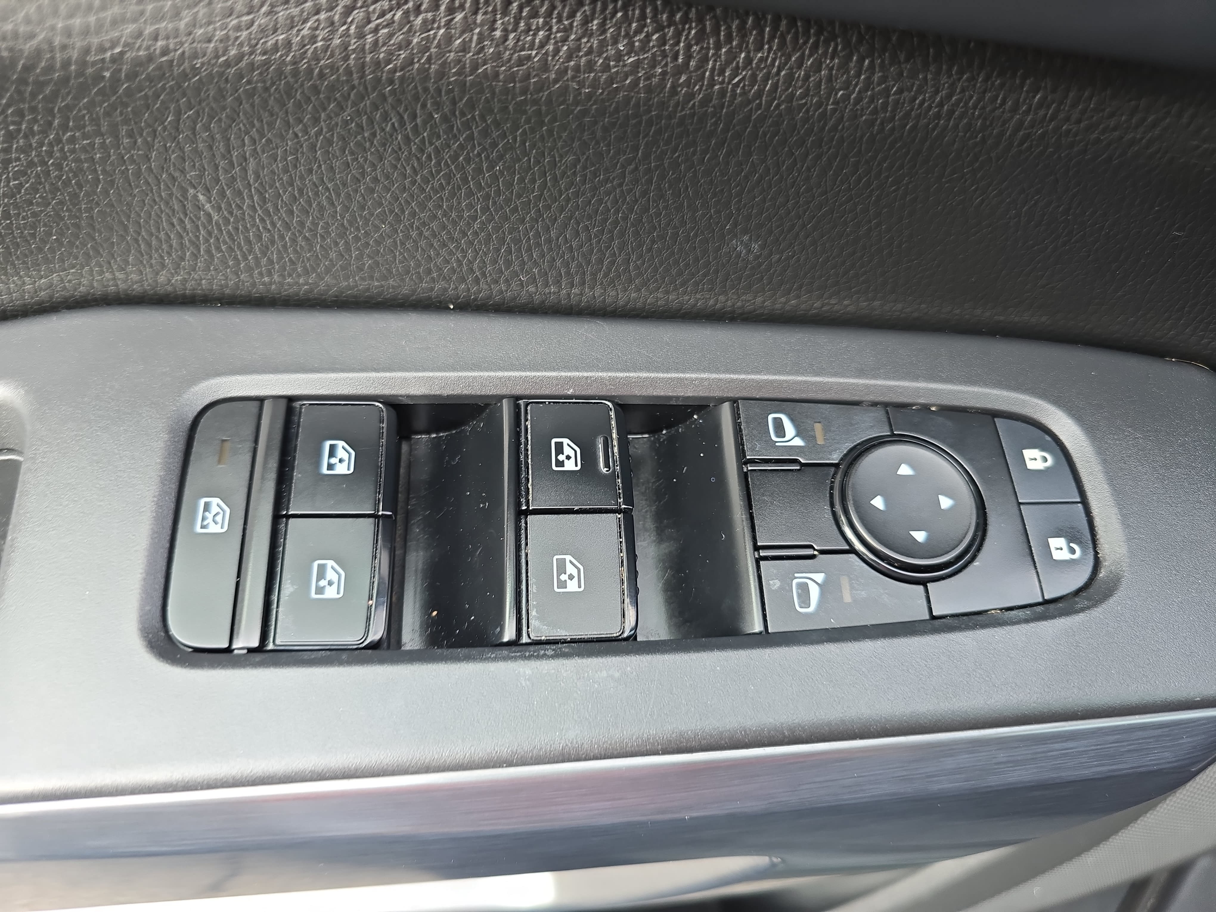 Used 2023 Nissan Pathfinder Rock Creek AWD/4WD image 27